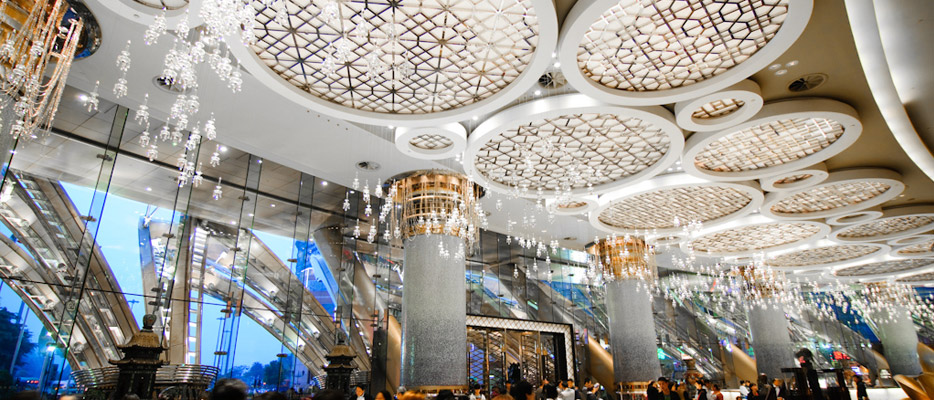 Grand Lisboa Casino, Macau - Ceiling detailing in Double Stone Steel PVD coating in royal gold SS006 08 mirror finish - Architects: Dennis Lau, Ng Chun Man Grand Lisboa Casino, Macau - Ceiling detailing in Double Stone Steel PVD coating in royal gold SS006 08 mirror finish - Architects: Dennis Lau, Ng Chun Man