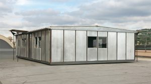 Jean Prouvé Metropole Alluminium House 1949. An all-steel structure consisted of two load-bearing portal frames which left the interior free to be used as required. Image from Gallerie Patrick Seguin