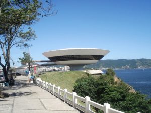 Approaching the Museu de Arte Contemporânea de Niterói, Brazil from the Avenida Almirante Benjamin Sodre. Photography by Lola Adeokun.